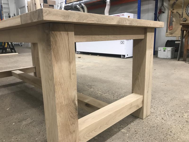 Project foto van massief eiken tafel Schoonrewoerd