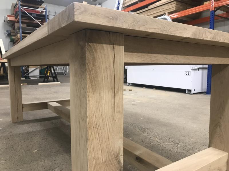Project foto van massief eiken tafel Schoonrewoerd