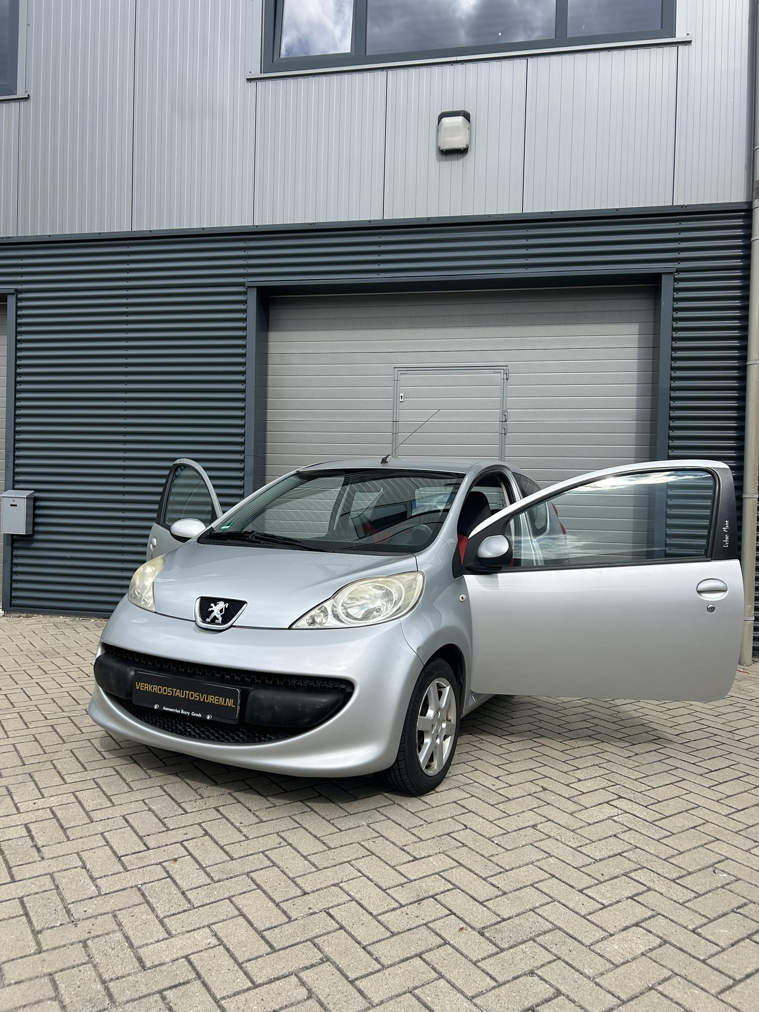 Peugeot 107 1.0 Grijs | airco | apk | carplay | lm velgen