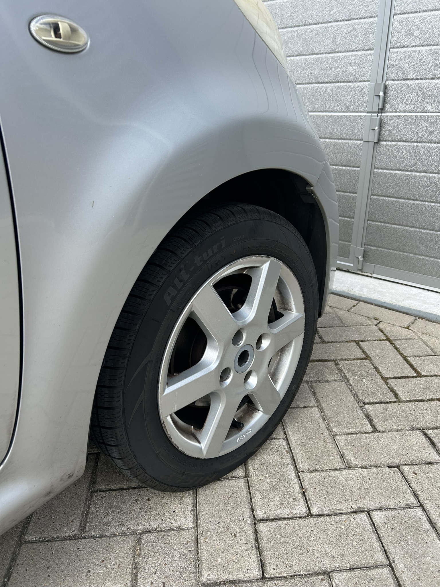 Peugeot 107 1.0 Grijs | airco | apk | carplay | lm velgen