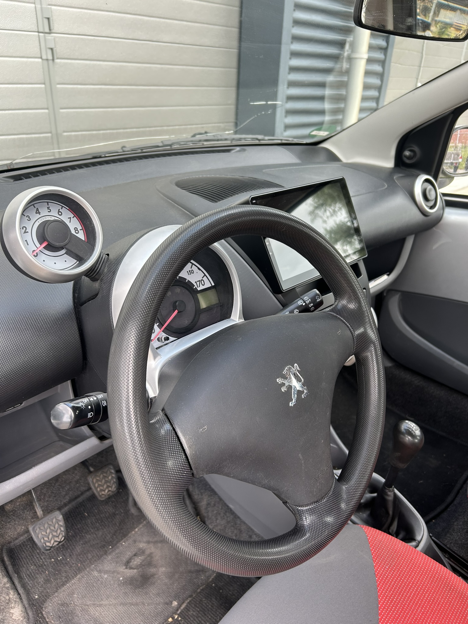 Peugeot 107 1.0 Grijs | airco | apk | carplay | lm velgen