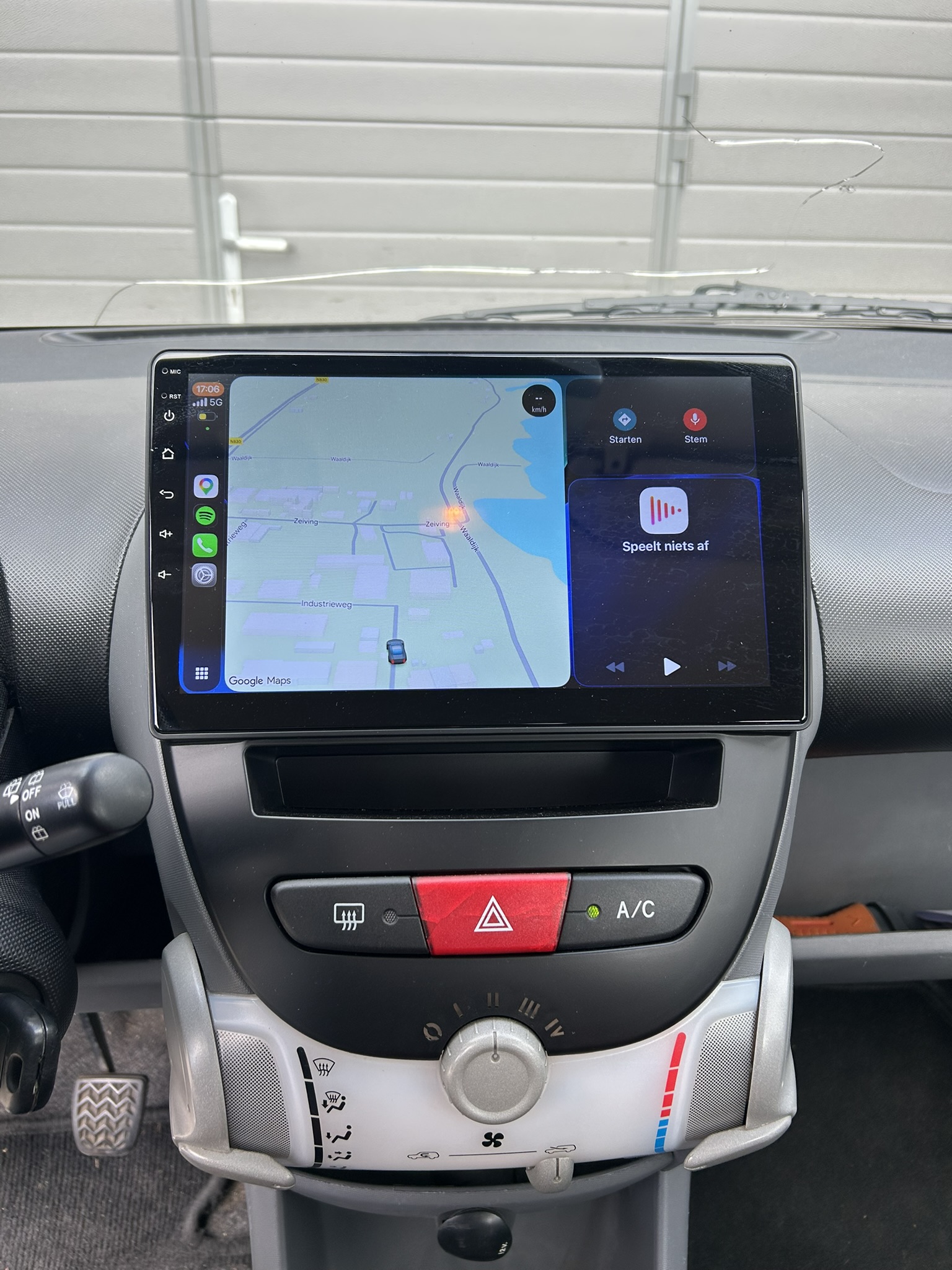 Peugeot 107 1.0 Grijs | airco | apk | carplay | lm velgen