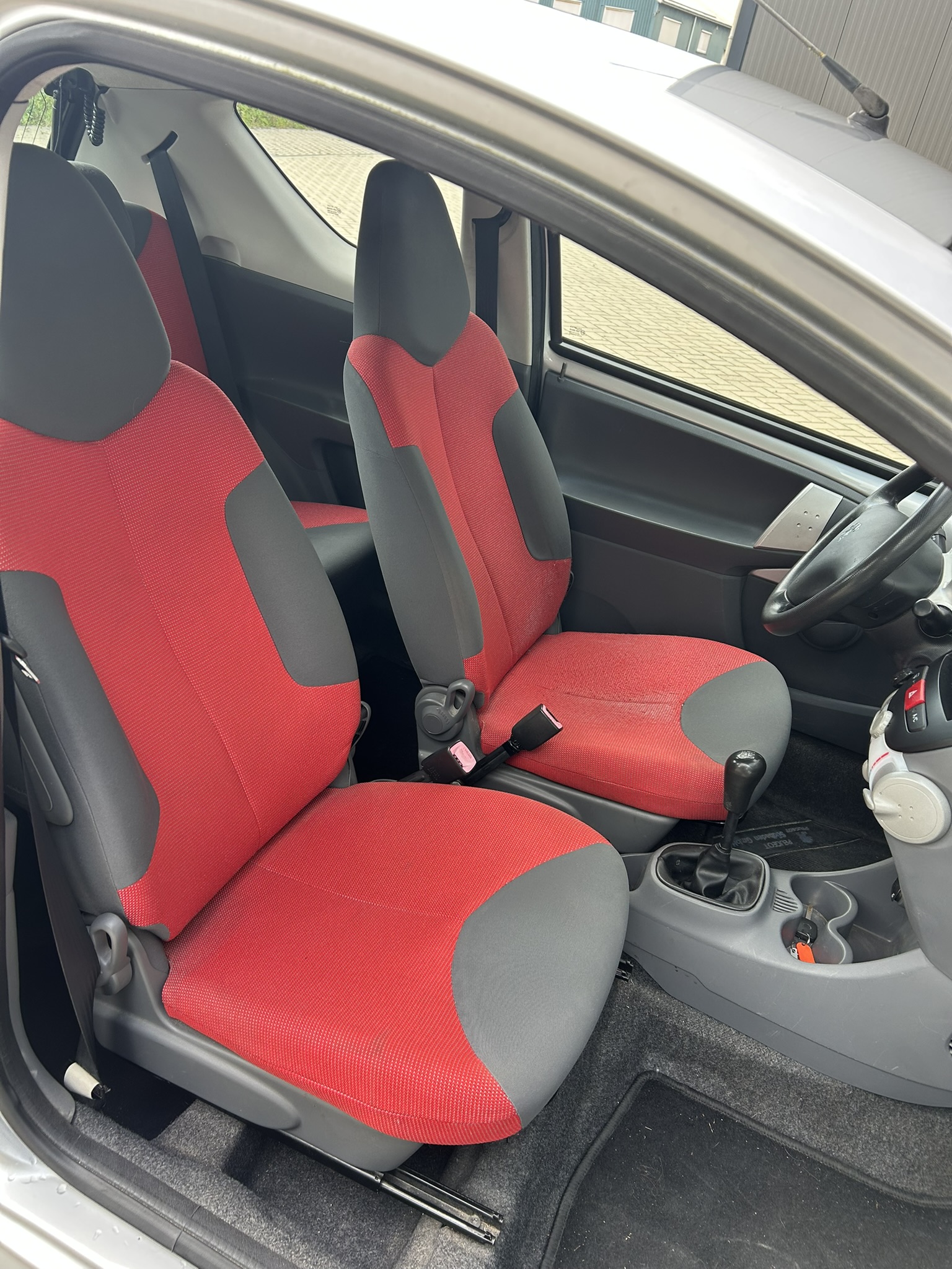 Peugeot 107 1.0 Grijs | airco | apk | carplay | lm velgen