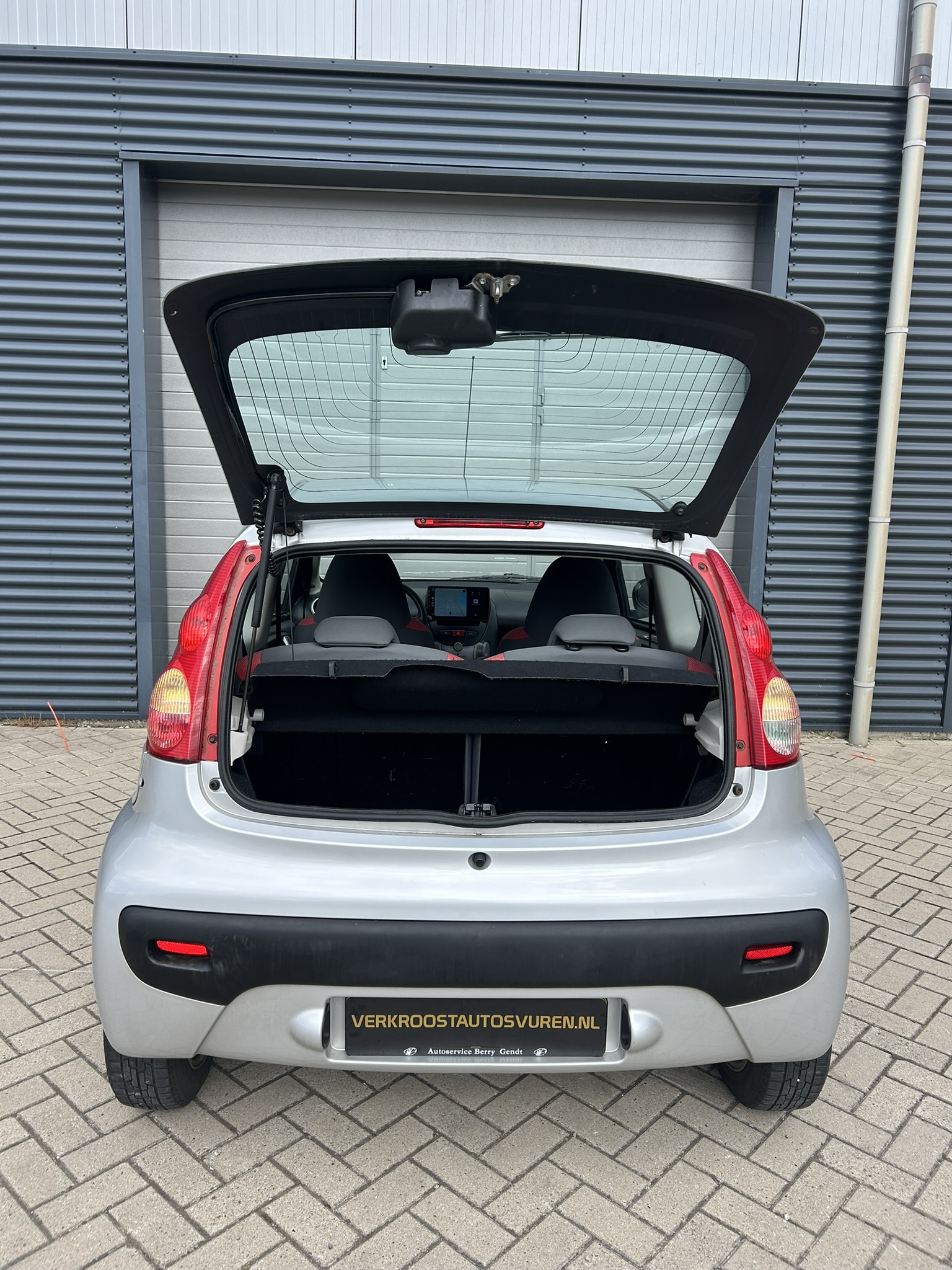 Peugeot 107 1.0 Grijs | airco | apk | carplay | lm velgen