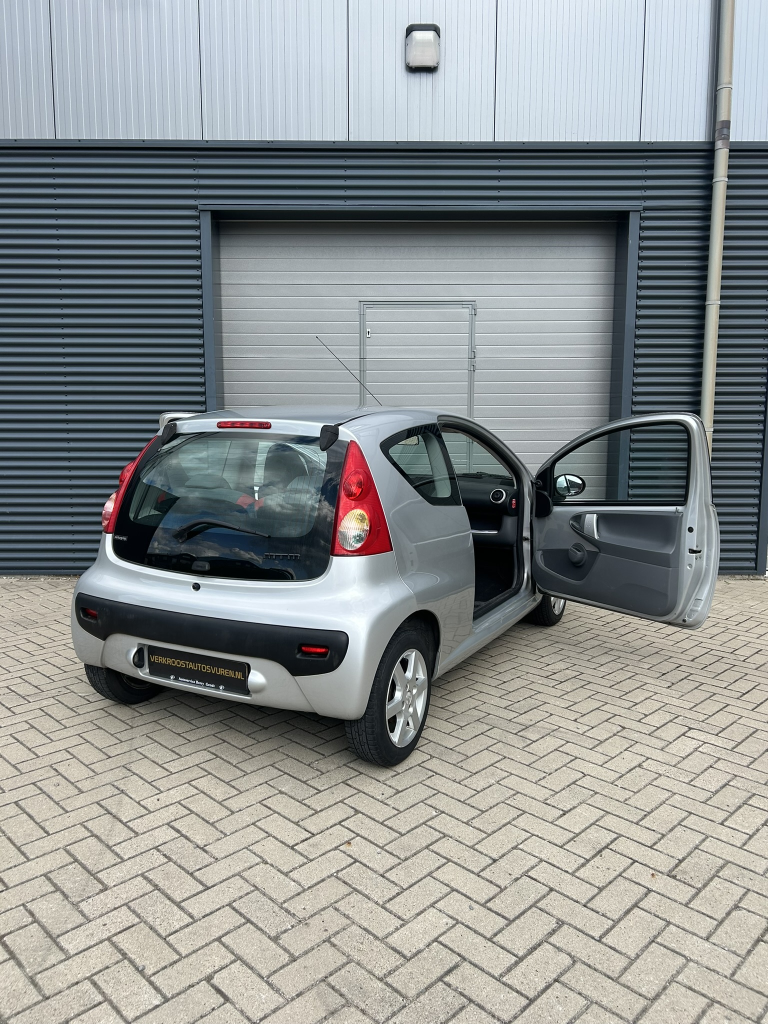 Peugeot 107 1.0 Grijs | airco | apk | carplay | lm velgen